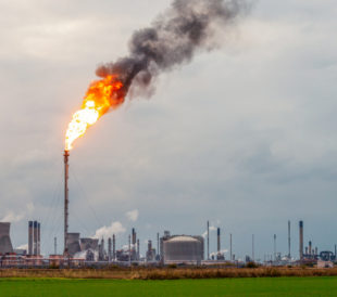 How Petrochemical and Organic Chemical Sectors Can Comply with Flare Gas Rules